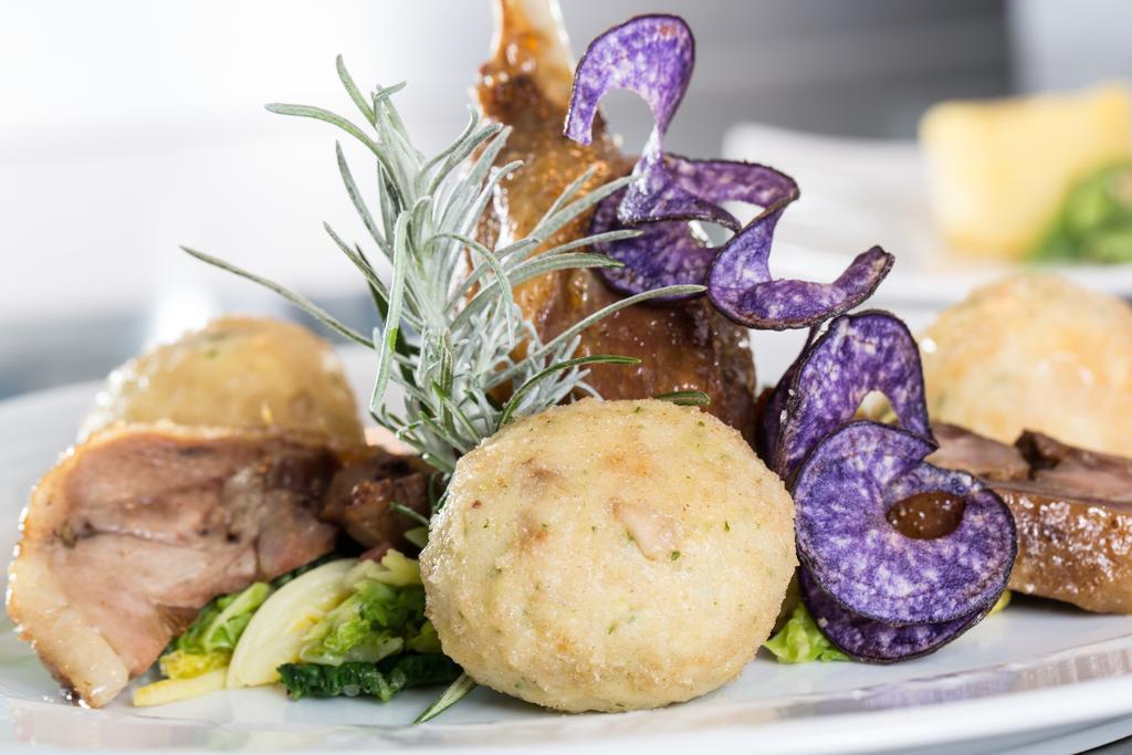 Landhotel Restaurant Zur Krone Gottenheim エクステリア 写真