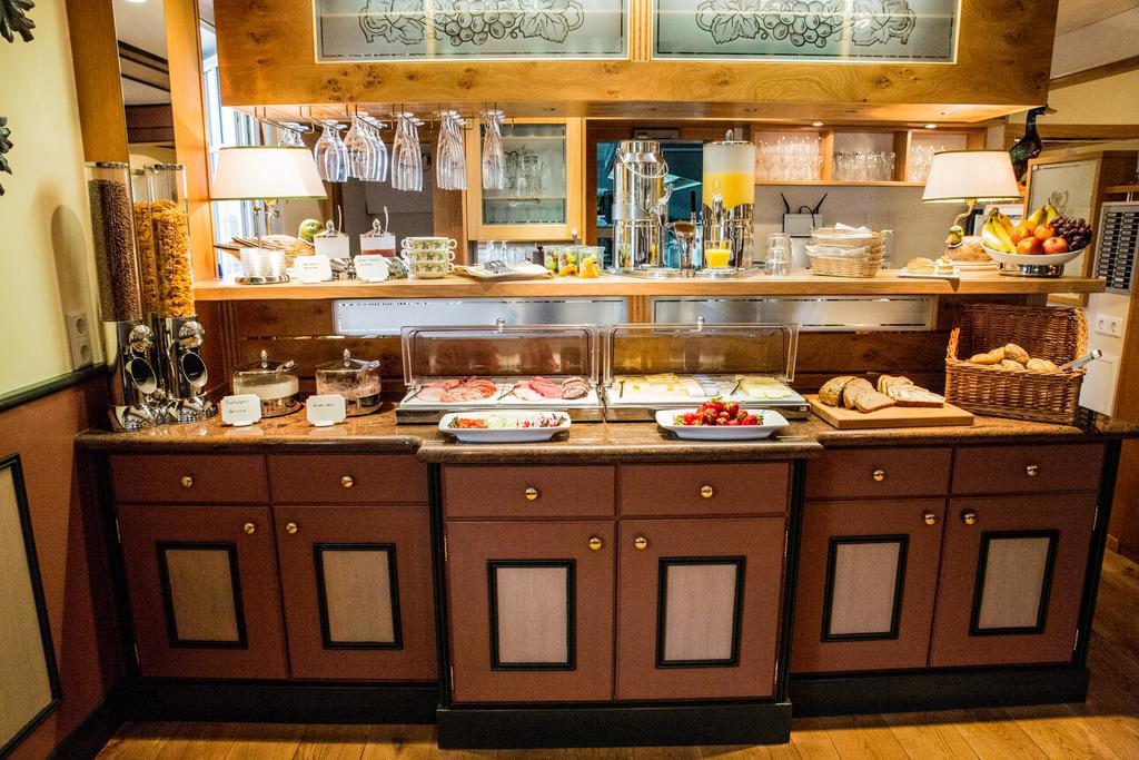 Landhotel Restaurant Zur Krone Gottenheim エクステリア 写真