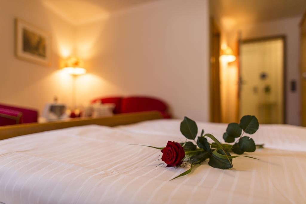 Landhotel Restaurant Zur Krone Gottenheim エクステリア 写真